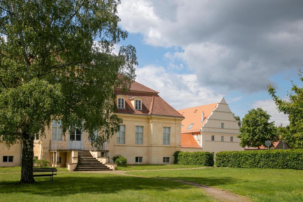 Gastehaus Reckahn Der Rochow Akademie Esterno foto