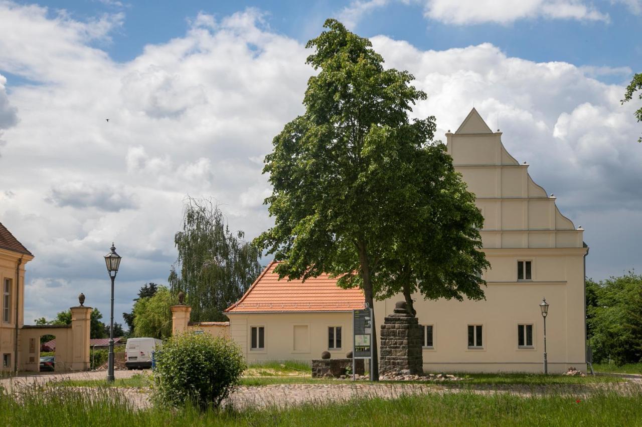 Gastehaus Reckahn Der Rochow Akademie Esterno foto