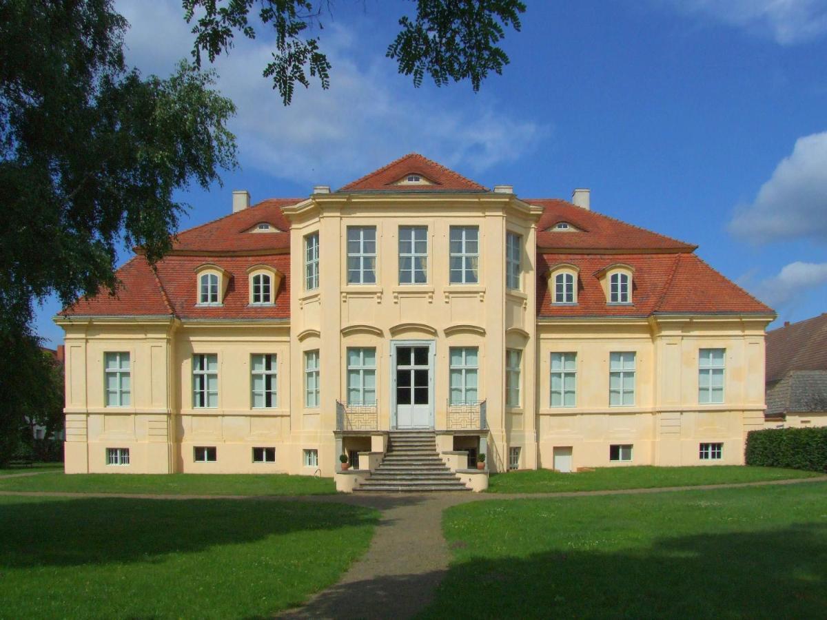 Gastehaus Reckahn Der Rochow Akademie Esterno foto